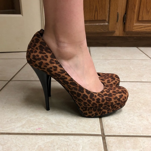 Candies Cheetah Platform Heels - Picture 8 of 8